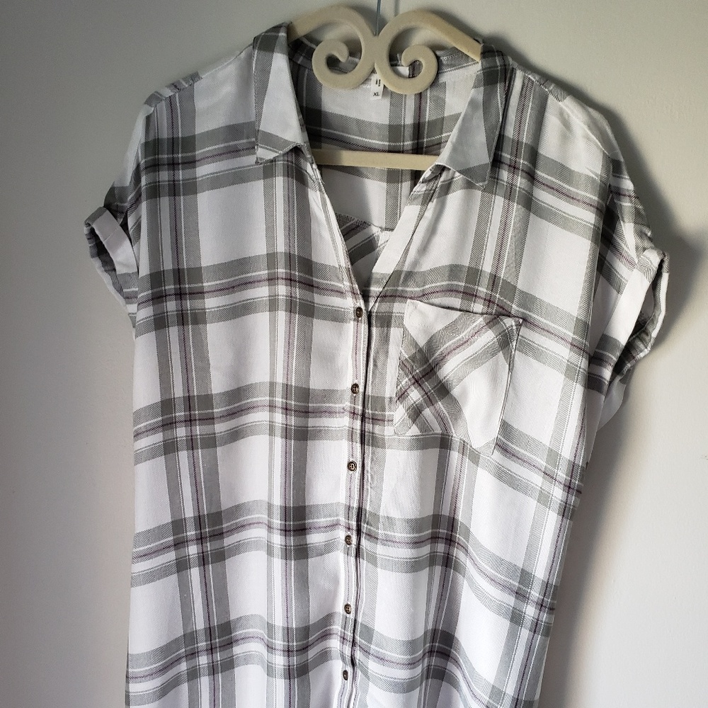 🛍Maurice's Detailed plaid shirt